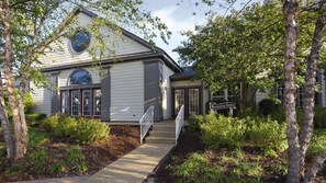 Exterior - 3Bed/3Bath Spacious Lock-Off Condo in Historic Williamsburg Resort!! (Williamsburg)