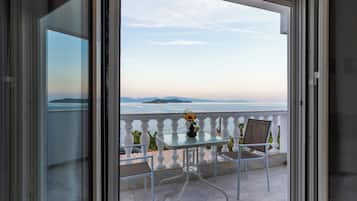 Superior Suite, Sea View | Terrace/patio