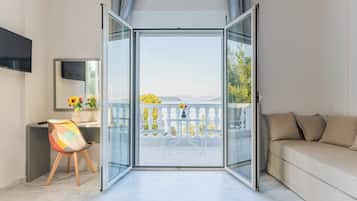 Superior Suite, Sea View | 1 bedroom, hypo-allergenic bedding, soundproofing, free WiFi