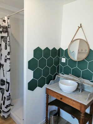Shower, hair dryer - Maison à la Campagne Rénovée (Petit-Caux)