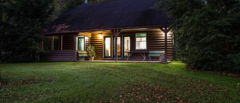 المنشأة من الخارج