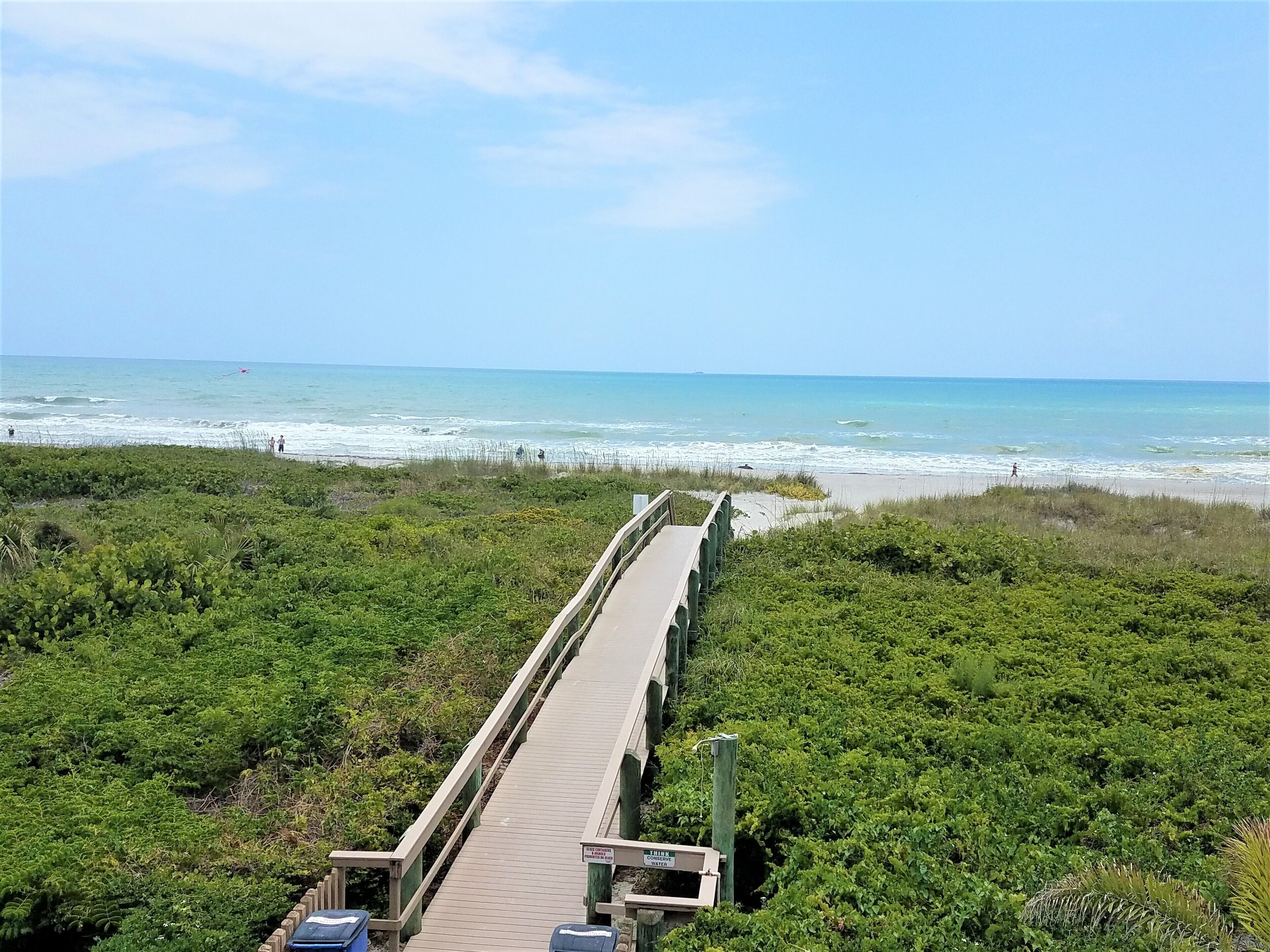 Oceanfront Multi-Level Townhouse, Pool, Beach Access, Sleeps 10
