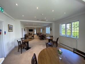 Restaurant - The Old Farm Hotel (Birmingham)