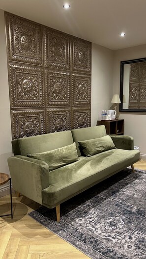 Chambre supérieure double, salle de bain attenante, vue sur le jardin (Lounge & private garden) | Bar-salon