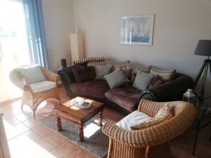 TV - Jasmunder Inselglück vacation apartment for 4 people on Rügen - Jasmund (Sagard)