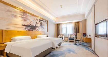 Vienna International Hotel (Zhongshan Old Town Huayi Plaza)