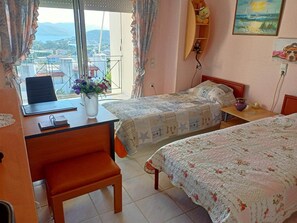 3 bedrooms, WiFi, bed sheets