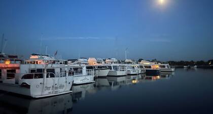 Wake up ON the lake aboard Sleuth!