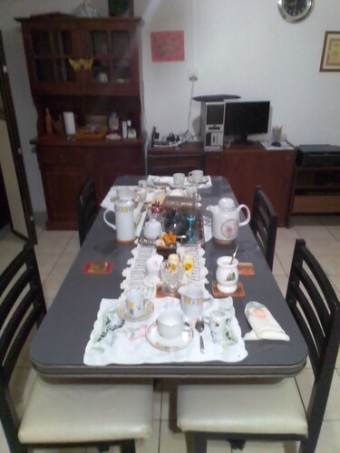 Casa de Tres Habitaciones con Sala de Azador, no se Permiten Mascotas ni Niños