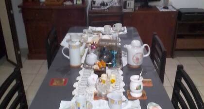 Casa de Tres Habitaciones con Sala de Azador, no se Permiten Mascotas ni Niños