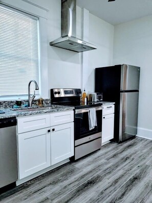 Fridge, microwave, oven, stovetop - Walk to Duke Campus! 1 Bedroom in Trinity Park! (Durham)