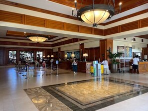 Lobby - Lagoon Tower, a Hilton Grand Vacations Club - Studio - STX (Honolulu Oahu)