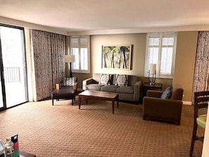TV - Waikiki | Lagoon Resort | Pools & Beach | 2BR Premier (Honolulu Oahu)