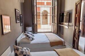 2 多间卧室、熨斗/熨衣板、WiFi、床单