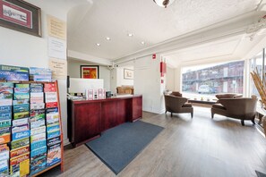 Lobby - Banfield Studios By OYO Portland OR (Portland)