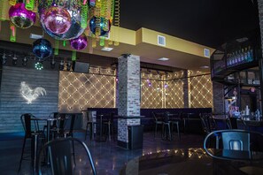 3 bars, bar à cocktails