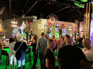 Bar en bord de piscine