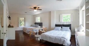 6 bedrooms, desk, iron/ironing board, free WiFi