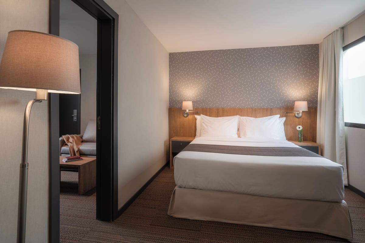 Suite Standard | 1 camera, minibar, una cassaforte in camera, Wi-Fi gratuito