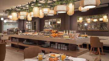 Desayuno bufé gratuito y diario