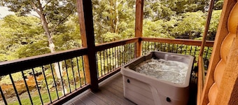 Luxury Treehouse Cabin over Salt Creek - Cabin 1