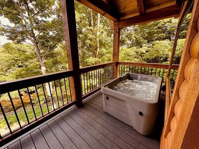 Luxury Treehouse Cabin over Salt Creek - Cabin 1