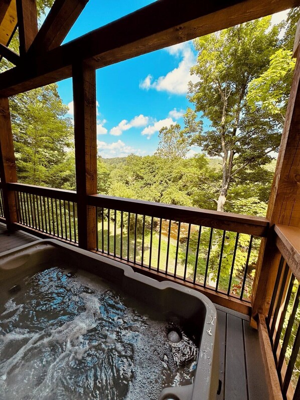 Outdoor spa tub