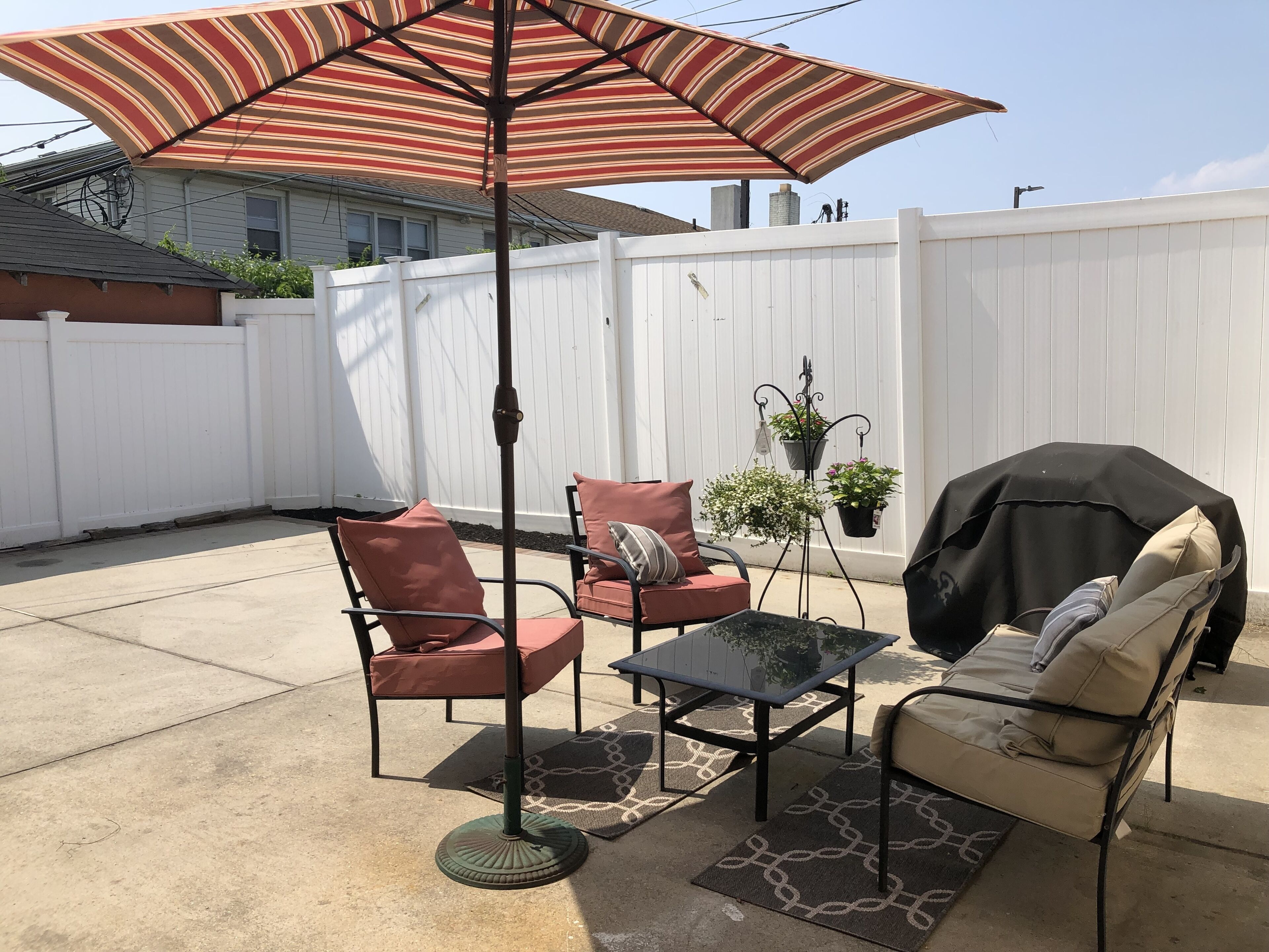 BOOK BEACHSIDE RETREAT 2 BD APT/ PVT PATIO-