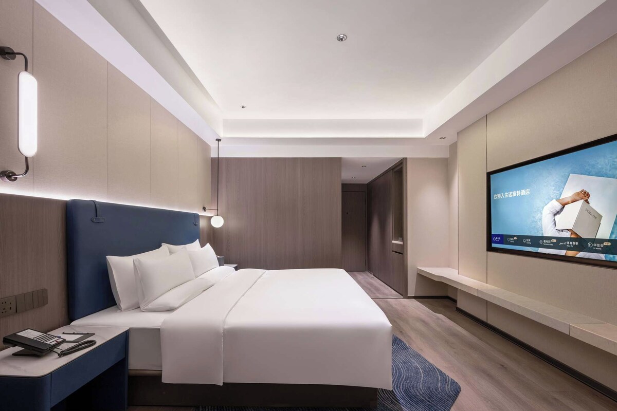 Superior Room, One King-size Bed