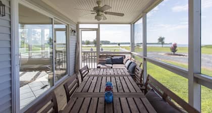 Historic Farmhouse on the Chesapeake Bay! PANORAMIC Waterfront Sunsets. 🌅