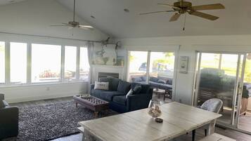 Smart TV, fireplace, DVD player