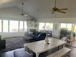 Smart TV, fireplace, DVD player