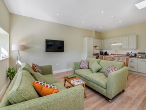 TV - Bracken at Holly House - UK44469 (Newton-on-Rawcliffe, near Pickering)