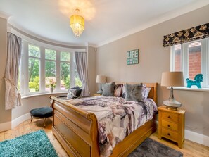 4 Schlafzimmer, kostenloses WLAN, Bettwäsche
