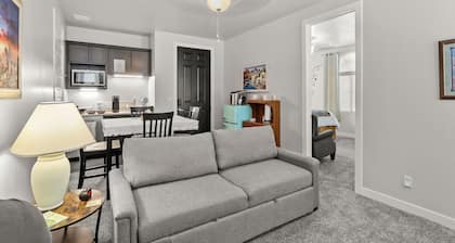 New Casita/Suite No cleaning fee.