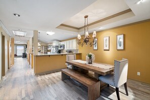 Dining - Lake Ray Hubbard - Luxury Lakeside Home Located in Chandler's Landing - Rockwall (Rockwall)