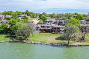 Exterior - Lake Ray Hubbard - Luxury Lakeside Home Located in Chandler's Landing - Rockwall (Rockwall)