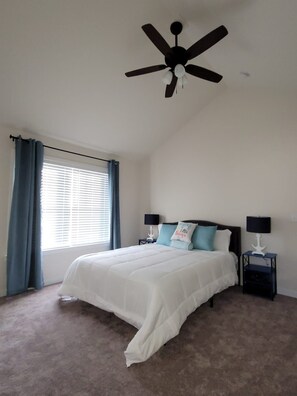 3 bedrooms, iron/ironing board, free WiFi, bed sheets - Welcome to Solymar Coastal Living. (Colonial Beach)