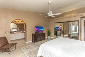 4 bedrooms, iron/ironing board, WiFi, bed sheets - Pet-Friendly Private Pool Boat Parking! (Lake Havasu City)