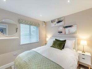 1 quarto, Wi-Fi de cortesia, roupa de cama