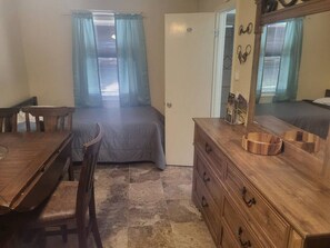 2 bedrooms, desk, iron/ironing board, WiFi