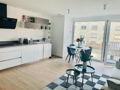 New 1 bedroom in City Center- Terrace