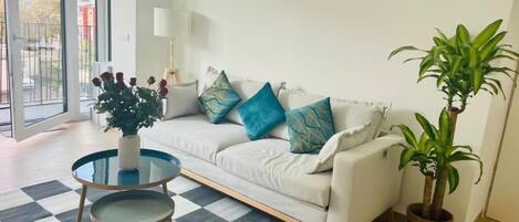 Deluxe Apartment | Living room
