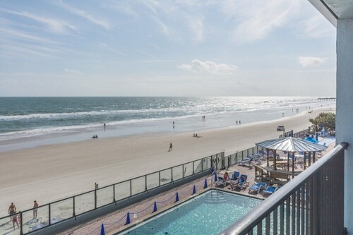 Daytona Beach | Couples Ocean Coast Retreat | Pool + Beach