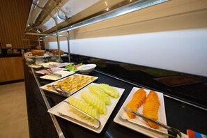Free daily buffet breakfast - Safa Hotel (Foz do Iguaçu)