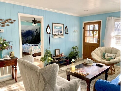 Cozy cottage, ocean in the county for 50 years and up.