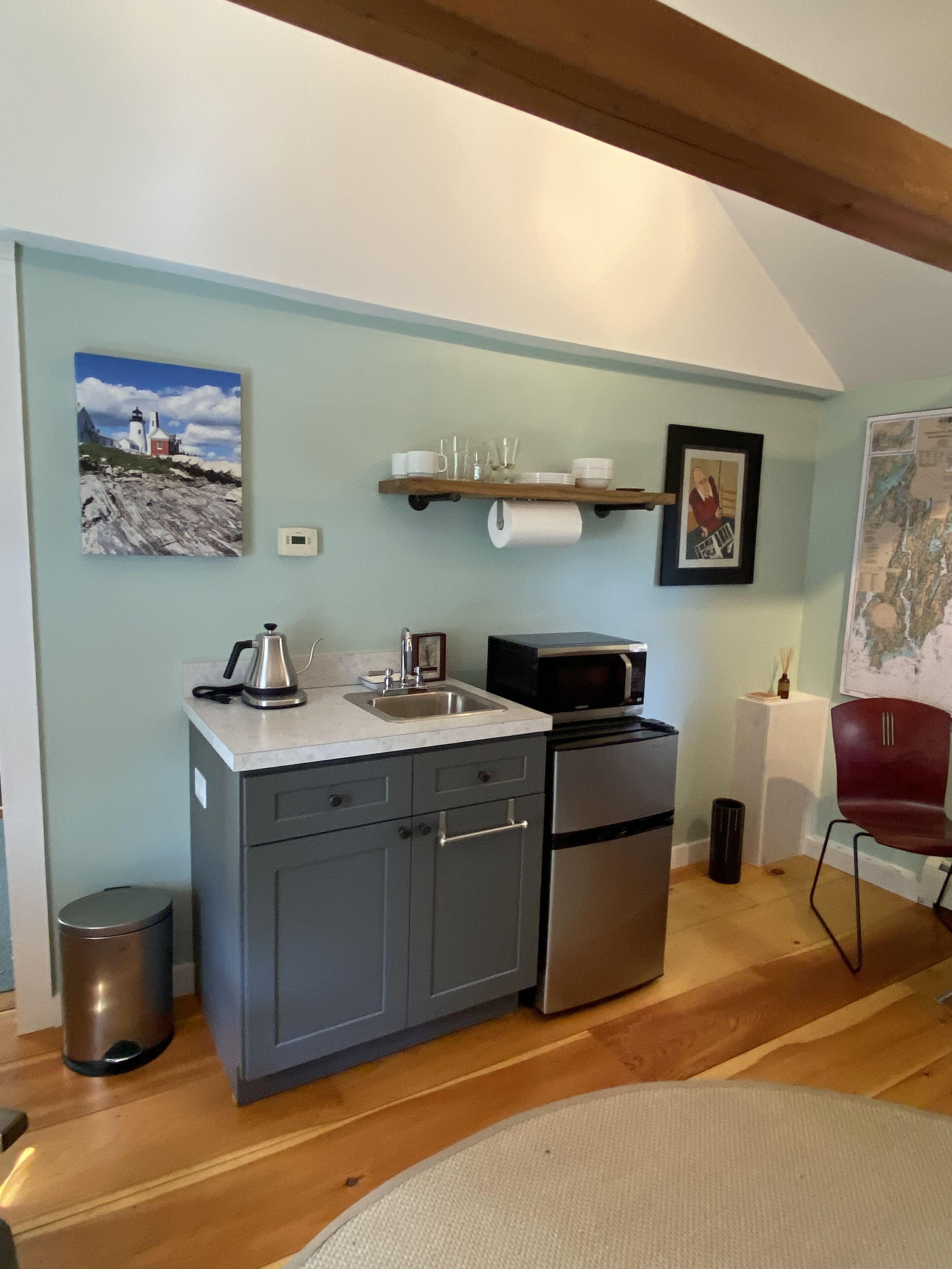 Fridge, microwave, coffee/tea maker, electric kettle