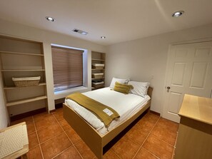 3 habitaciones, tabla de planchar con plancha y wifi gratis