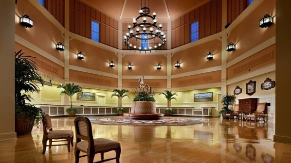 Lobby - Disney's Saratoga Springs Resort & Spa - Deluxe Studio (Lake Buena Vista)