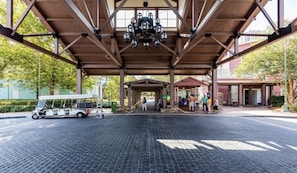 Property grounds - Disney's Saratoga Springs Resort & Spa - Deluxe Studio (Lake Buena Vista)